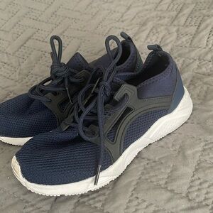 Boys size 1 sneakers